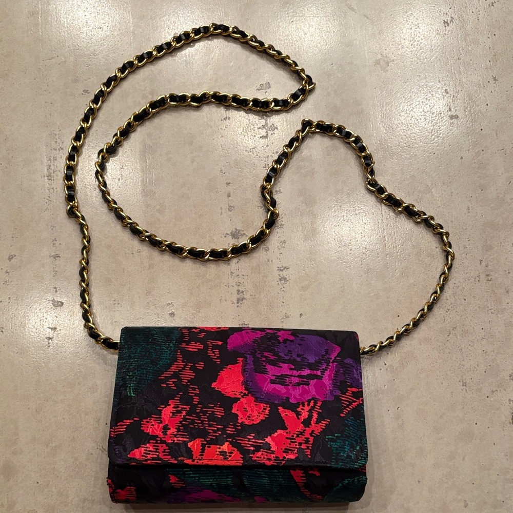 J.Renee Black and Red Floral Crossbody Bag